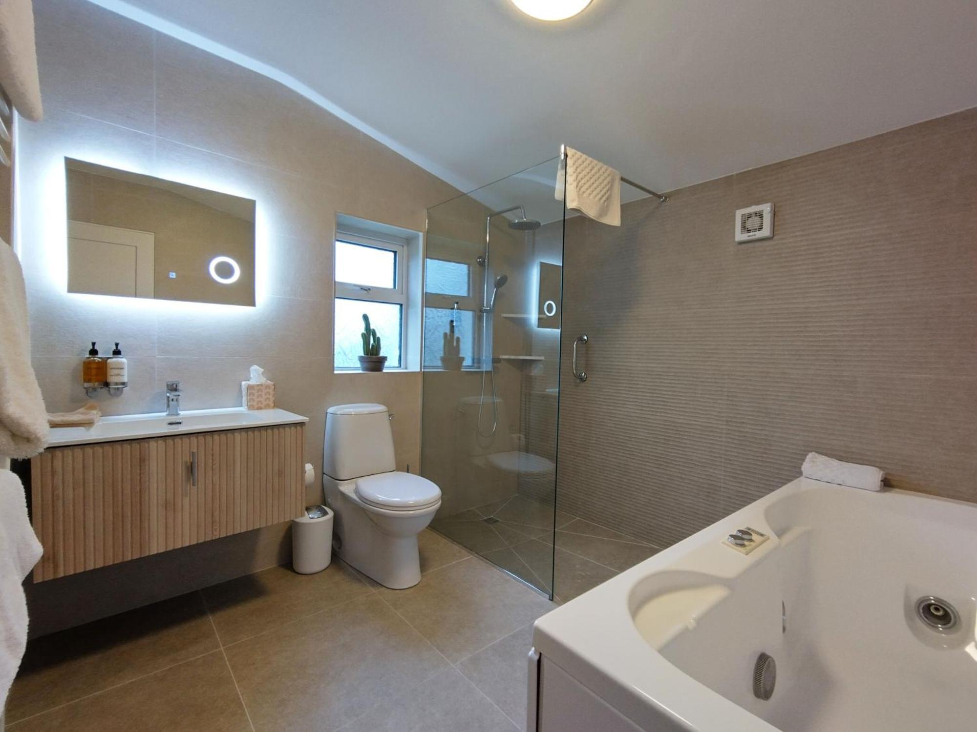 Luxury Lodges In Doolin Village With Hot Tubs 외부 사진